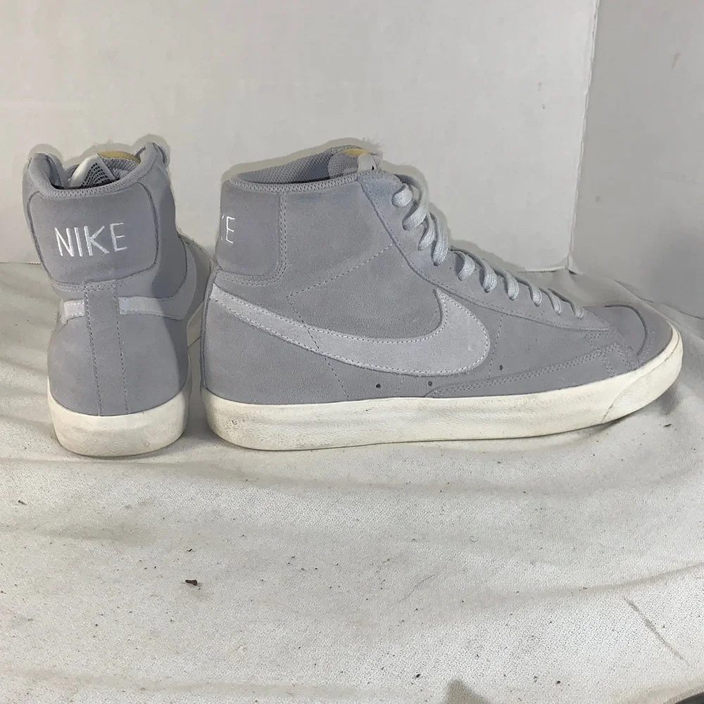 Nike Men’s Blazer ‘77 Light Gray Suede High-Top Sneakers